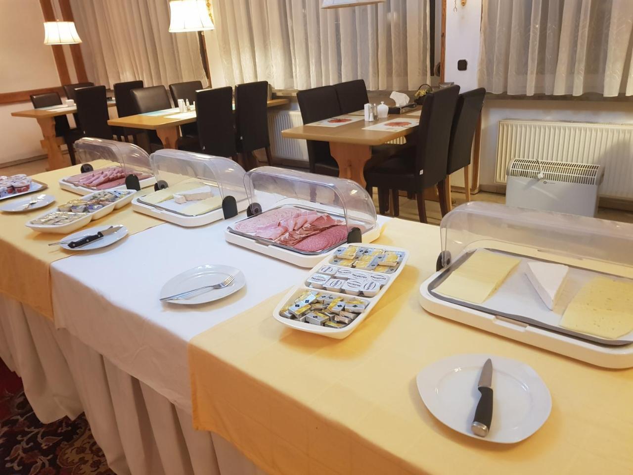 Hafez Hotel 2*